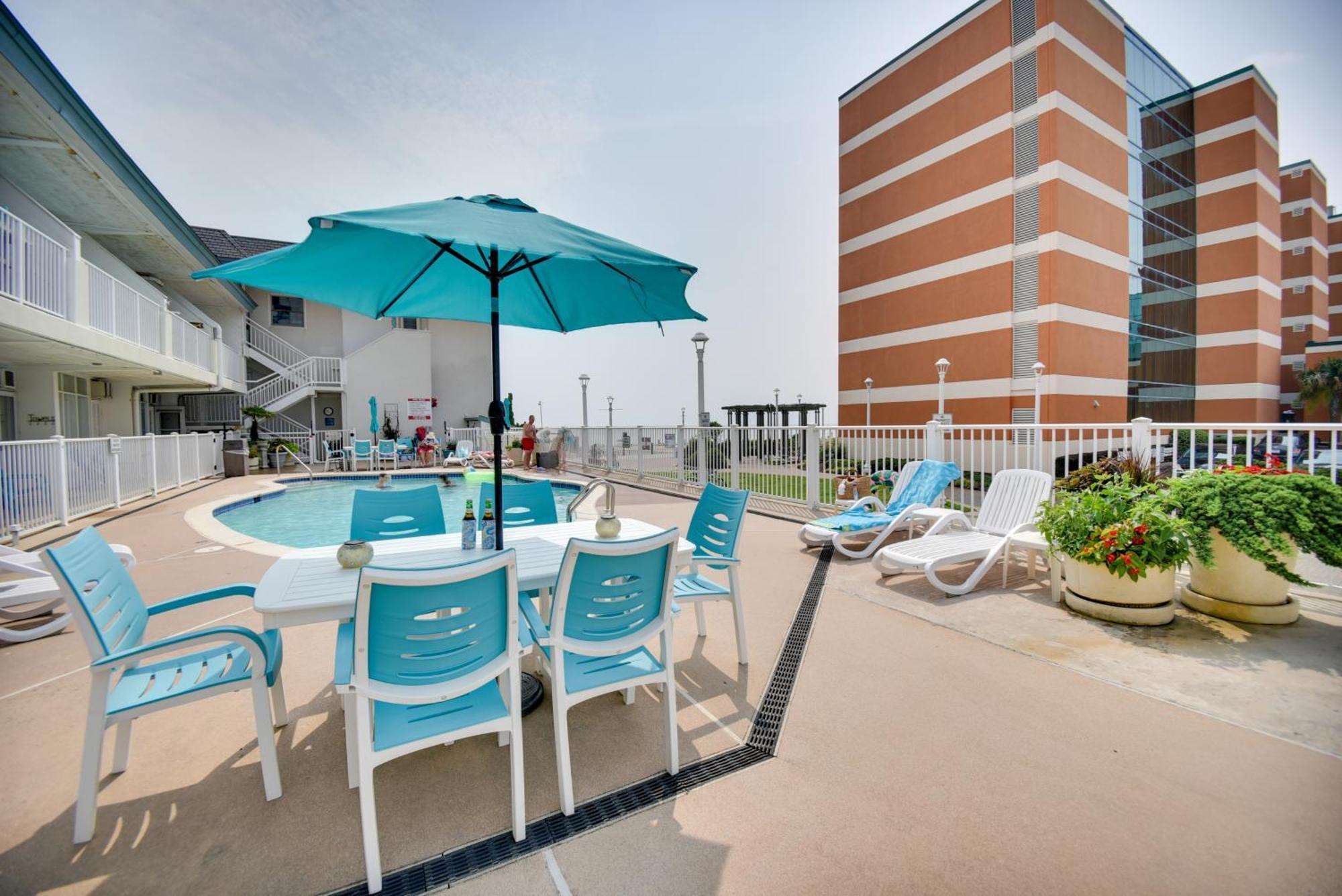 Chic Virginia Beach Retreat - Pool, Steps To Beach Extérieur photo
