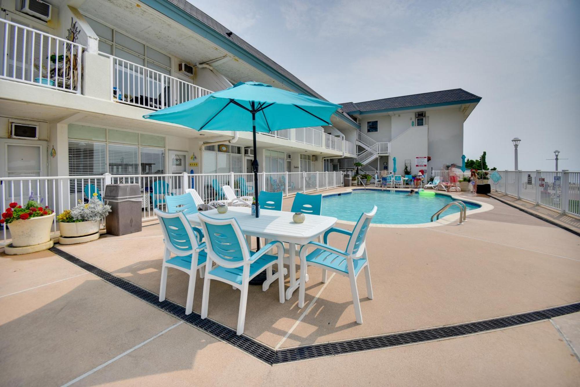 Chic Virginia Beach Retreat - Pool, Steps To Beach Extérieur photo